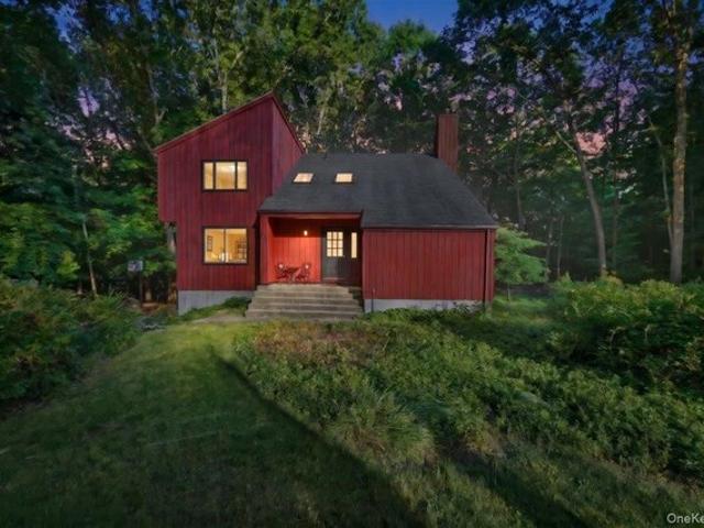 House for sale in Baldwin Place, New York