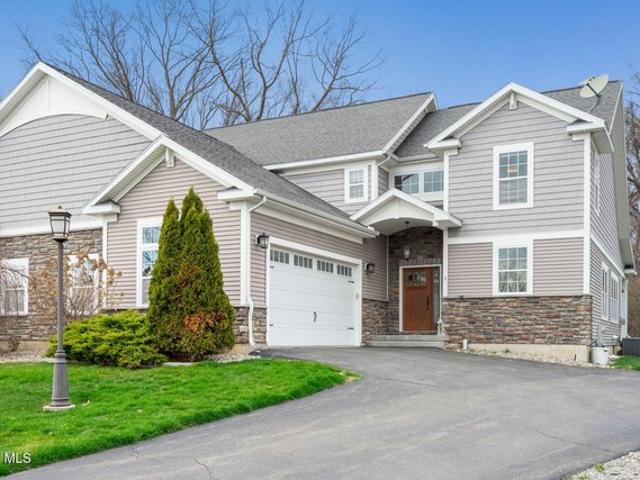 Townhouse for sale in Saratoga, New York