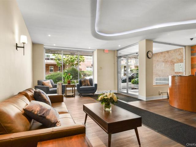 Condo for sale in Town of Mamaroneck, Westchester County