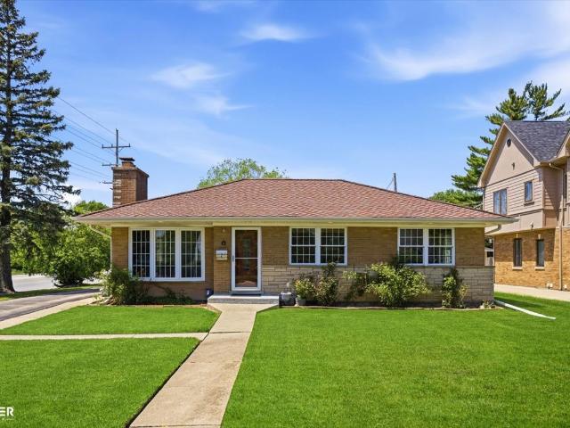 House for sale in Glenview, Illinois