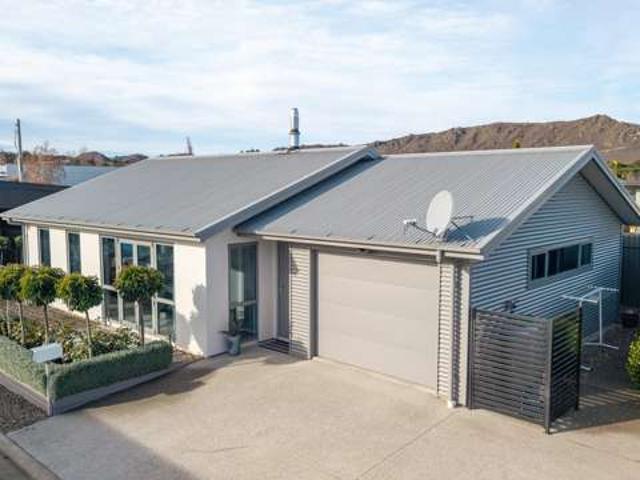 House for sale in Otakou