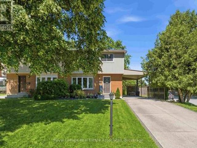 House for sale in Ancaster, Ontario