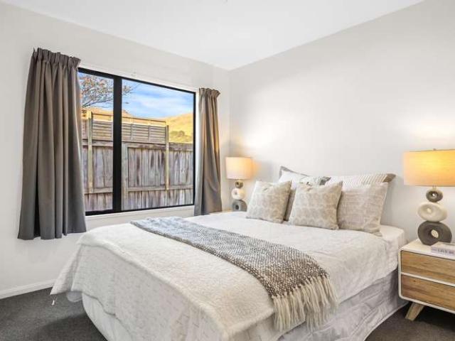 House for sale in Chaslands, Canterbury