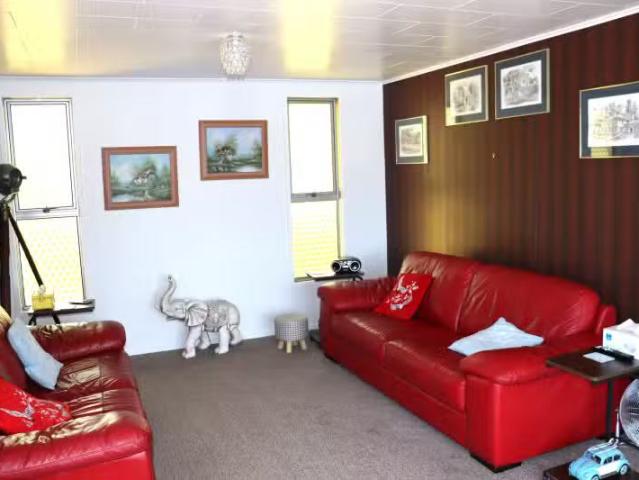 House for sale in Otakou