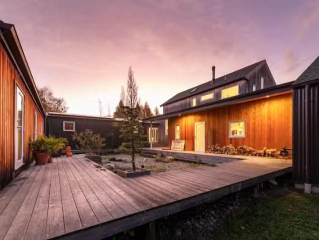 House for sale in Otakou