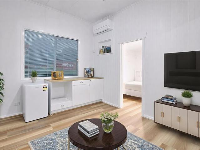 Granny Flat for rent in Toombul, Queensland