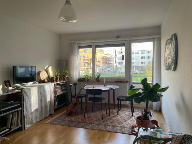 Wohnung mieten in Einigen, Zürich