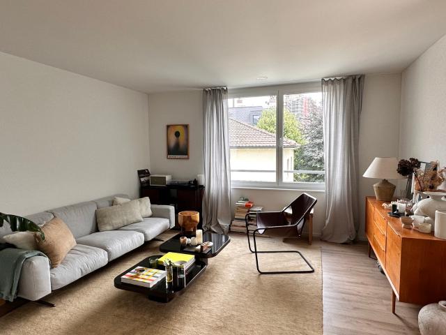 Wohnung mieten in Einigen, Zürich
