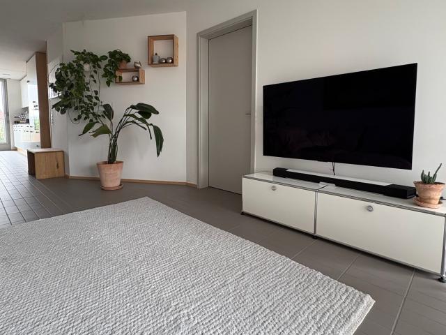 Wohnung mieten in Einigen, Zürich