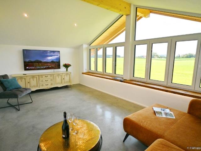 Dachgeschosswohnung mieten in Eggstätt, Bayern