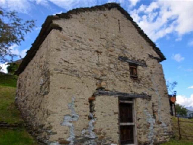 Zweifamilienhaus kaufen in Acquarossa, Tessin