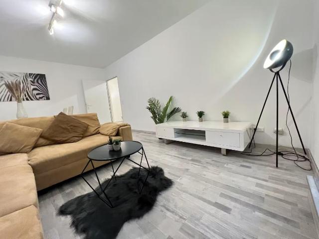 Wohnung mieten in Einigen, Zürich