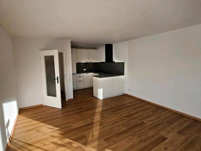 Wohnung mieten in Hölderlinplatz, Stuttgart