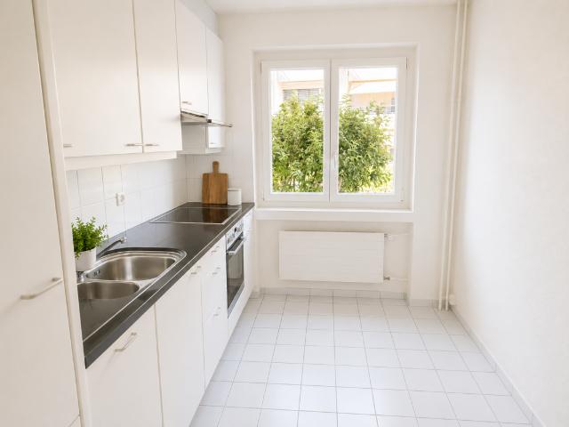 Apartment mieten in Einigen, Zürich