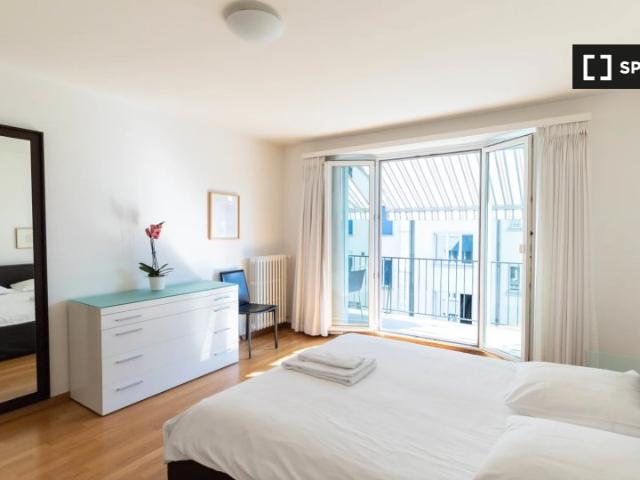 Wohnung mieten in Einigen, Zürich