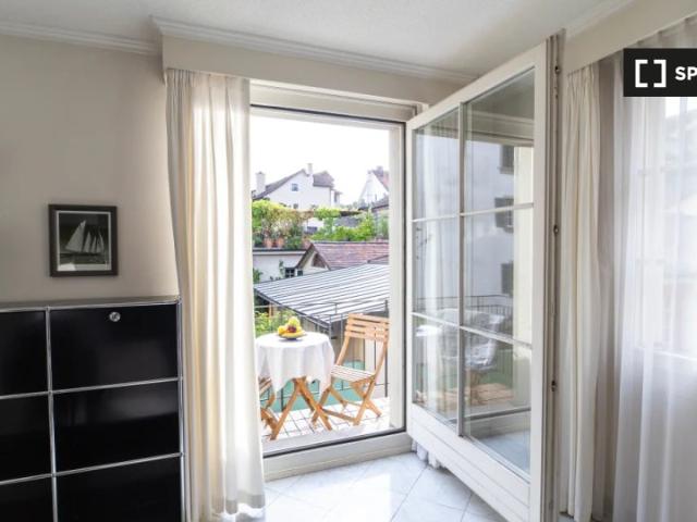 Wohnung mieten in Einigen, Zürich