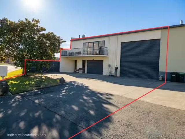 House for sale in Chaslands, Canterbury