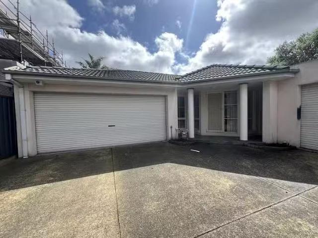 House for rent in Hadfield, Victoria
