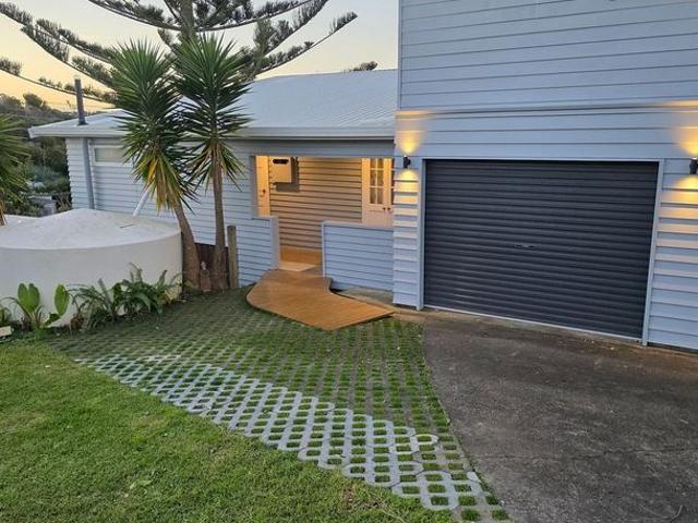 Apartment for rent in Whangaparaoa, Oroua County