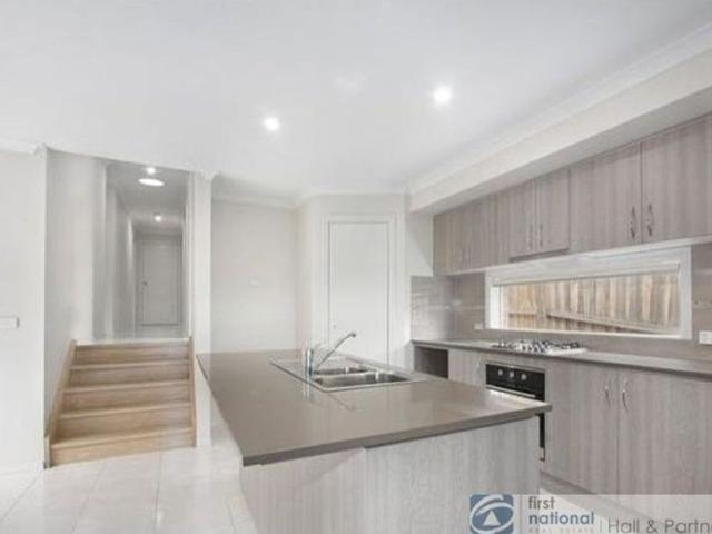 House for rent in Sovereign Hills Estate, Melbourne