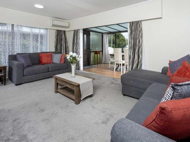 Apartment for sale in Whangaparaoa