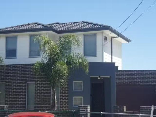Condo for rent in Avondale Heights