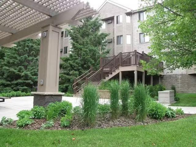 Condo for sale in Eden Prairie Condo for sale in Eden Prairie