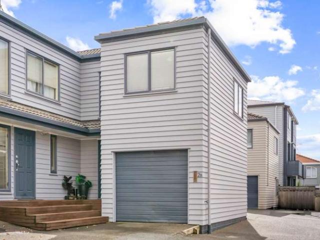 Townhouse for sale in Mount Wellington