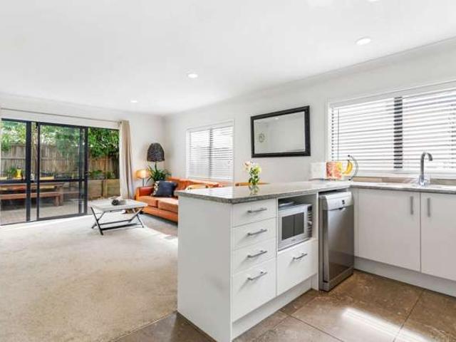 Townhouse for rent in Mount Wellington, Oroua County