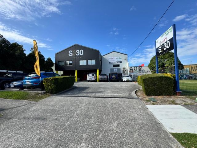 Warehouse for rent in Kings Creek, Queensland
