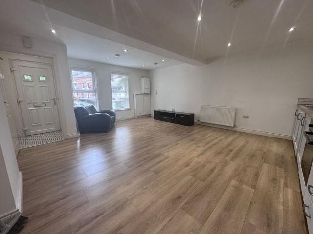 Apartment for rent in Belfast, The Village Apartment for rent in Belfast, The Village