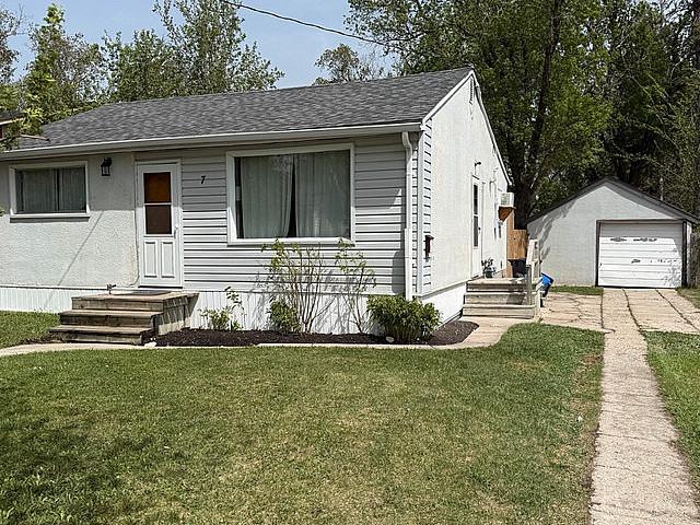 House for sale in East St. Paul, Manitoba