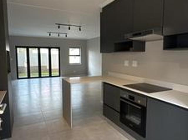 Townhouse for rent in Vosloorus, Gauteng