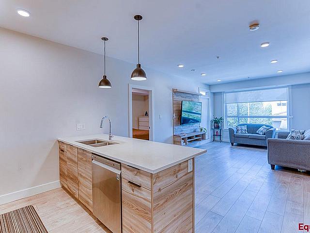 Condo for sale in Surrey, British Columbia