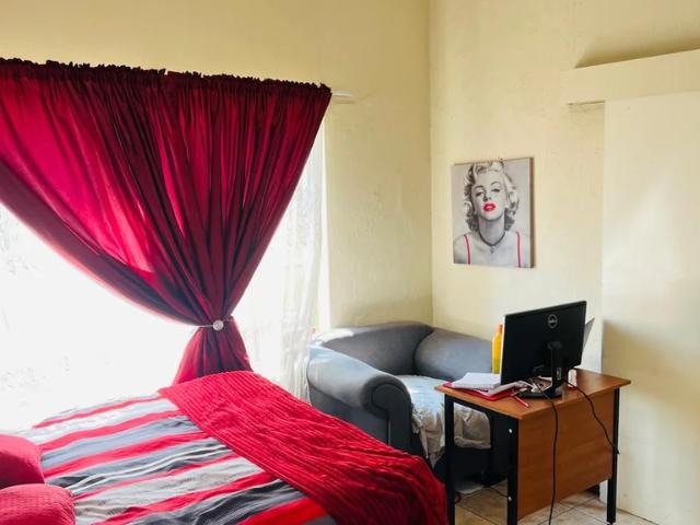 Apartment for sale in Vosloorus, Gauteng
