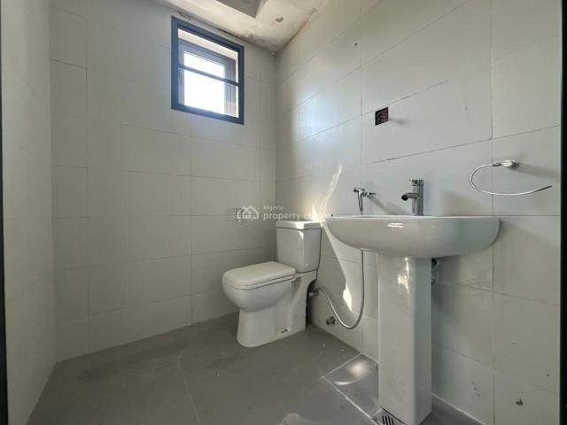 Flat for rent in Eti Osa, Lagos