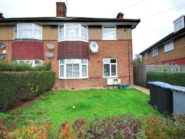 Apartment for rent in Alperton, Greater London
