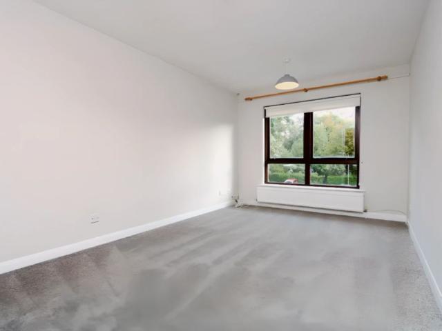 Apartment for rent in Carriagehill, Glenburn