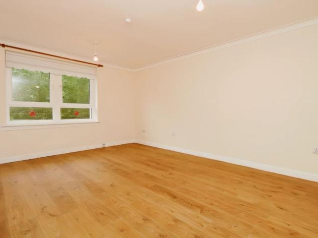 Apartment for rent in Langside, Scotland