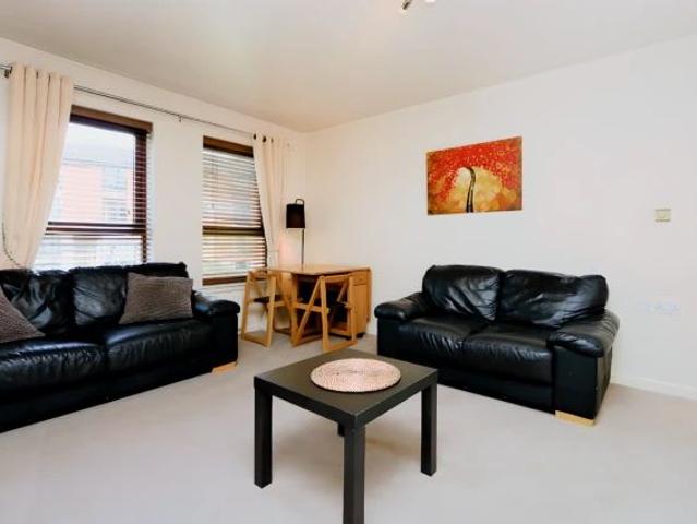 Apartment for rent in Oakbank, Firhill
