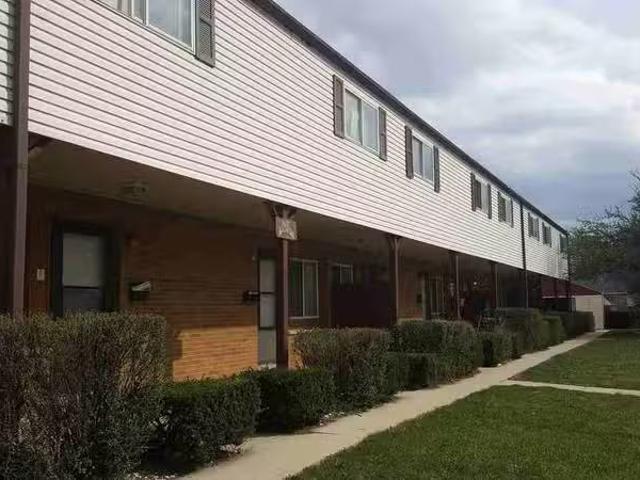 Condo for rent in Oak Creek