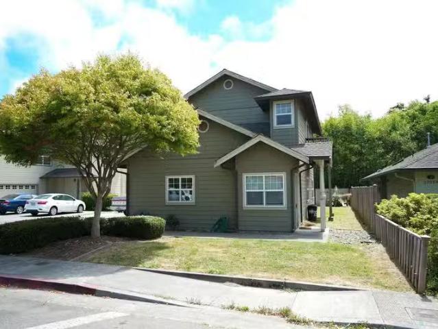 Condo for rent in Eureka