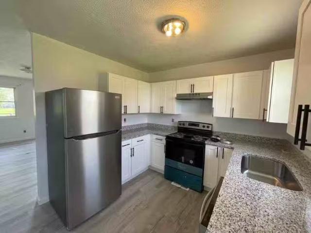 Condo for rent in Benton