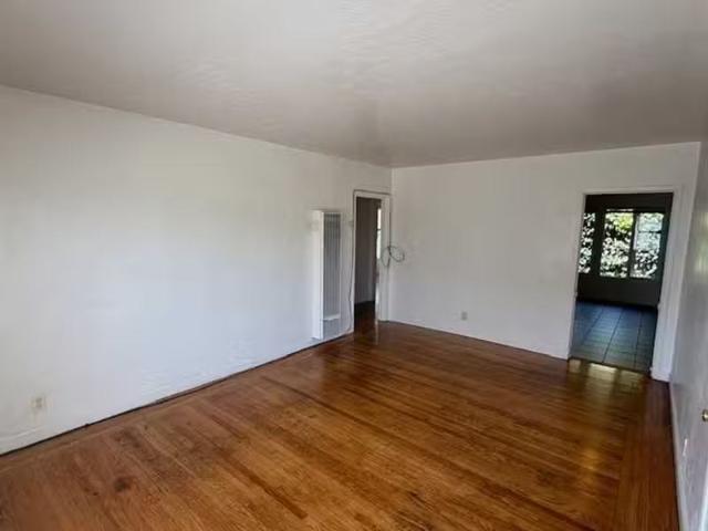 Condo for rent in Oakland