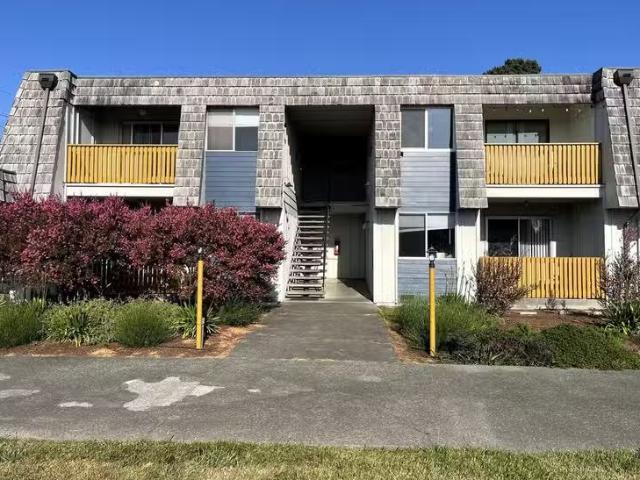 Condo for rent in Eureka
