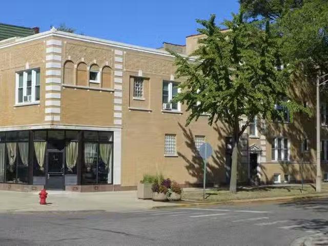 Condo for rent in Oak Park