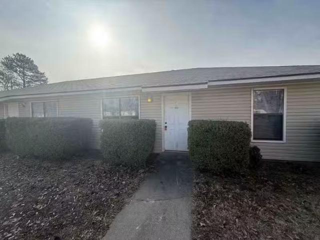 Condo for rent in Bryant Condo for rent in Bryant