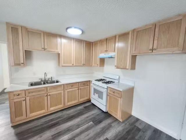 Condo for rent in Inglewood, Lennox