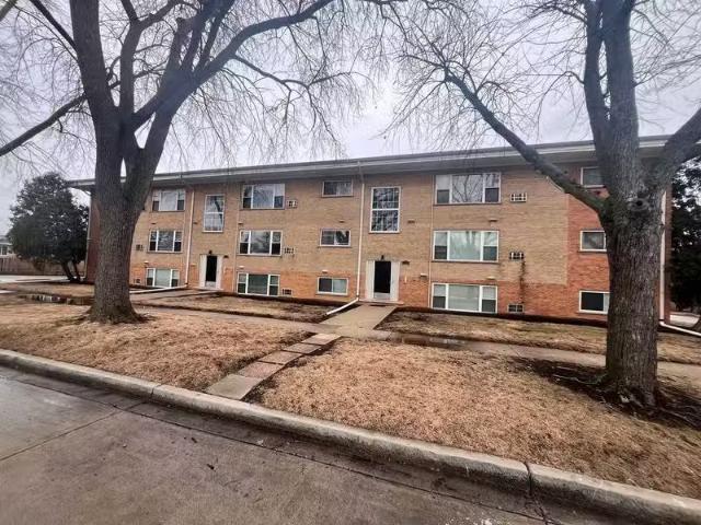 Condo for rent in Lombard