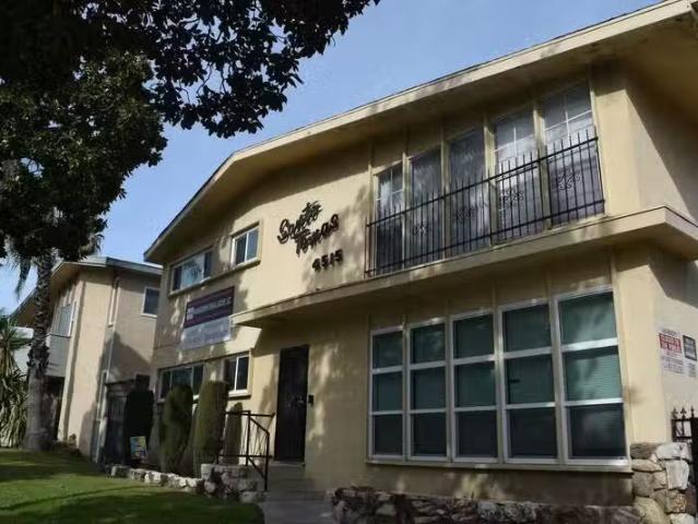 Condo for rent in Canoga Park, California